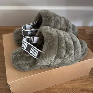 Ugg fluff yeah platform slides size 9/eu40